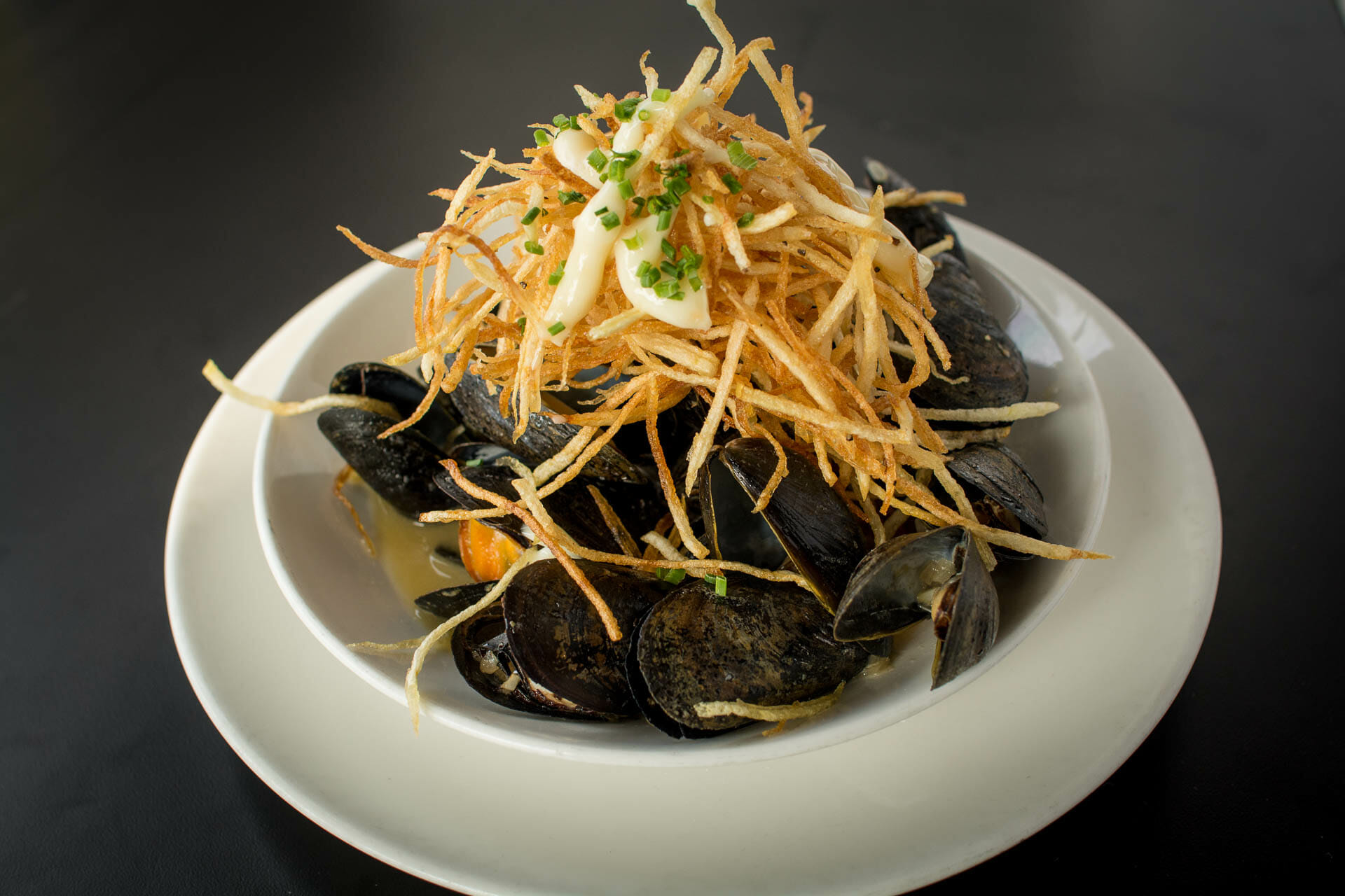 Chimay Steamed Mussels with Pommes Frites and Garlic Aioli